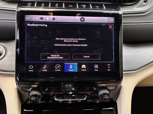 New 2025 Jeep Grand Cherokee L Limited RWD image 9