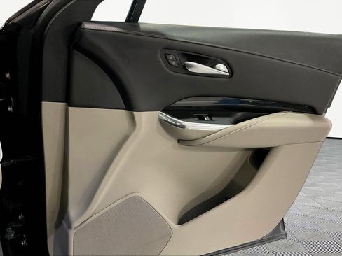 Used 2019 Cadillac XT4 Premium Luxury FWD image 28