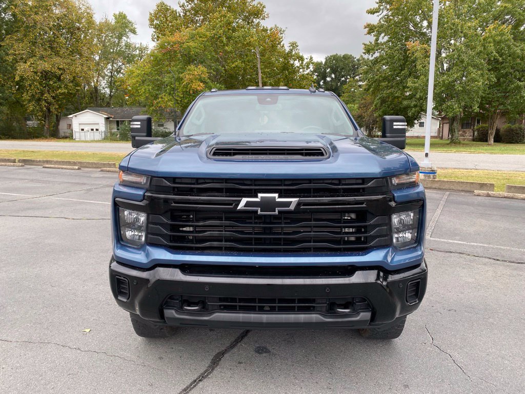 Used 2025 Chevrolet Silverado 2500 Custom w/ Custom Value Package AWD/4WD image 2