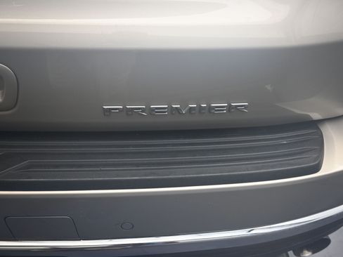 Used 2024 Chevrolet Tahoe Premier image 5