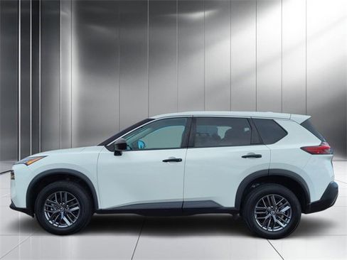 Used 2021 Nissan Rogue S image 6