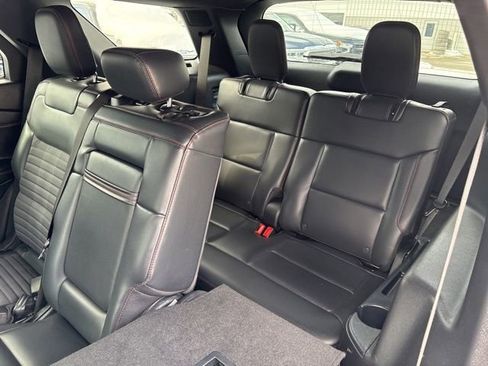 Used 2025 Ford Explorer ST-Line w/ ST-Line Street Pack image 23