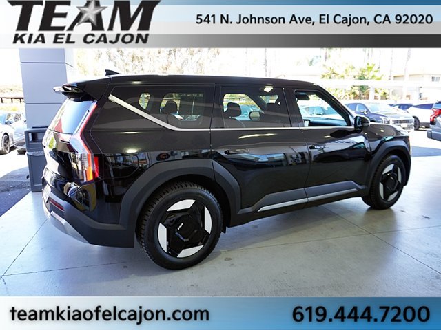 Certified 2024 Kia EV9 Light Long Range RWD image 9