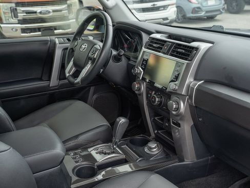 Used 2022 Toyota 4Runner SR5 Premium w/ Moonroof Package AWD/4WD image 13