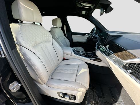 Used 2024 BMW X7 xDrive40i w/ Executive Package AWD/4WD image 29