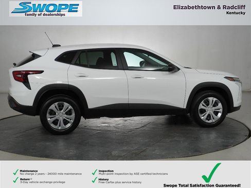 Used 2024 Chevrolet Trax LS w/ Driver Confidence Package image 3