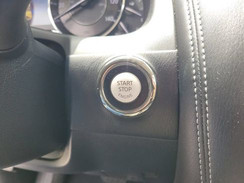 Used 2020 Nissan Armada Platinum w/ Captain's Chairs Package RWD image 35