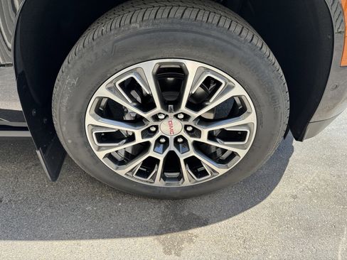 Used 2025 GMC Yukon Denali w/ Denali Reserve Package AWD/4WD image 43