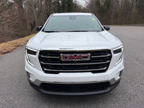 Used 2024 GMC Acadia Elevation image 3