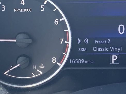 Used 2024 Nissan Murano SV FWD image 15