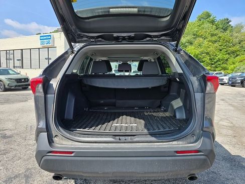 Used 2023 Toyota RAV4 XLE w/ Convenience Package image 6