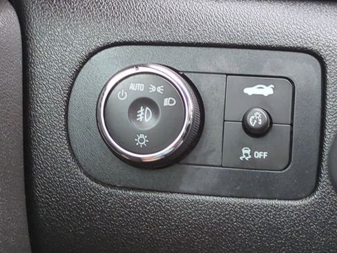 Used 2012 Chevrolet Impala LTZ FWD image 28