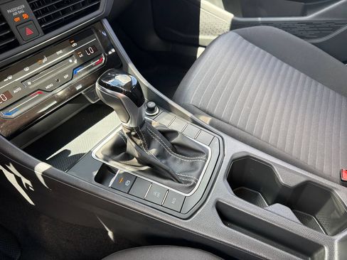 Certified 2025 Volkswagen Jetta S FWD image 17