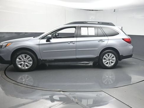 Used 2015 Subaru Outback 2.5i Premium AWD/4WD image 5