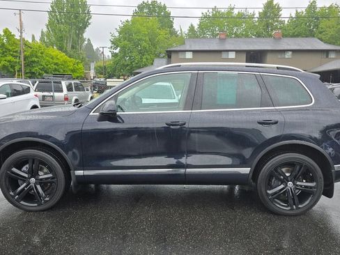 Used 2016 Volkswagen Touareg Executive AWD/4WD image 6