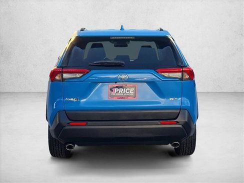 Used 2019 Toyota RAV4 XLE FWD image 7