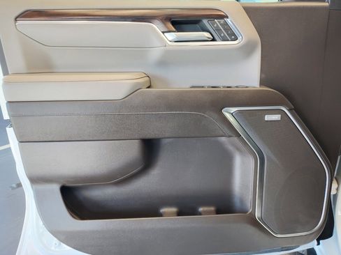 Used 2024 GMC Sierra 1500 SLT w/ SLT Premium Plus Package image 29