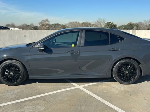 Used 2025 Toyota Camry Hybrid image 10