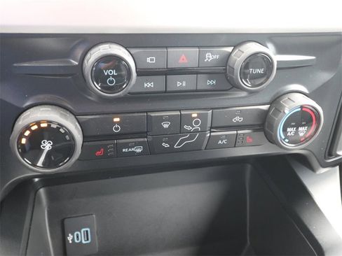 Certified 2025 Ford F250 XLT w/ Black Appearance Package image 21