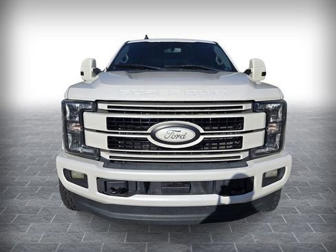 Used 2019 Ford F250 Lariat AWD/4WD image 2