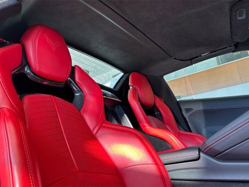 Used 2022 Chevrolet Corvette Stingray w/ Z51 Performance Package image 12