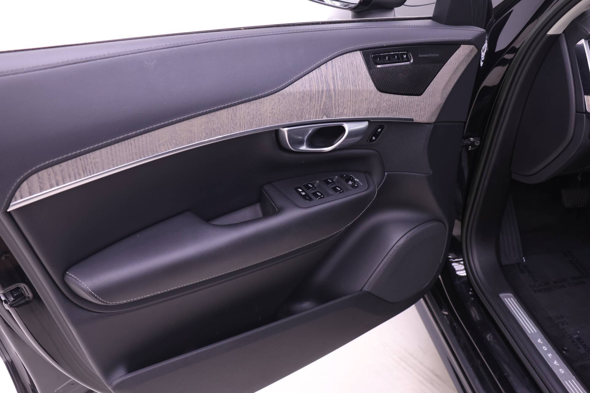 Certified 2023 Volvo XC90 B6 Ultimate AWD/4WD image 12