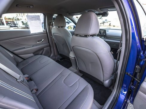 Used 2021 Hyundai Elantra SEL image 34