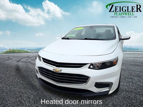 Used 2017 Chevrolet Malibu LT w/ Leather Package FWD image 9