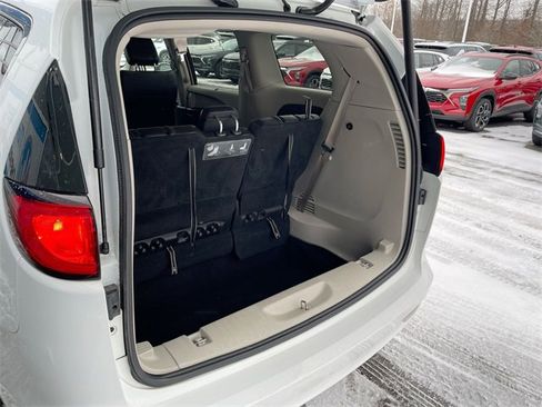 Used 2020 Chrysler Voyager Lxi image 24