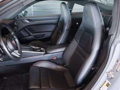 Certified 2024 Porsche 911 Carrera RWD image 5