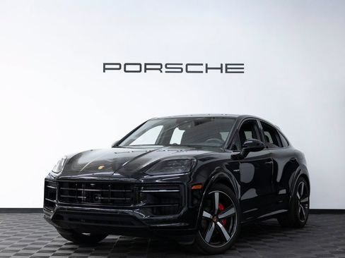 Certified 2025 Porsche Cayenne S AWD/4WD image 1
