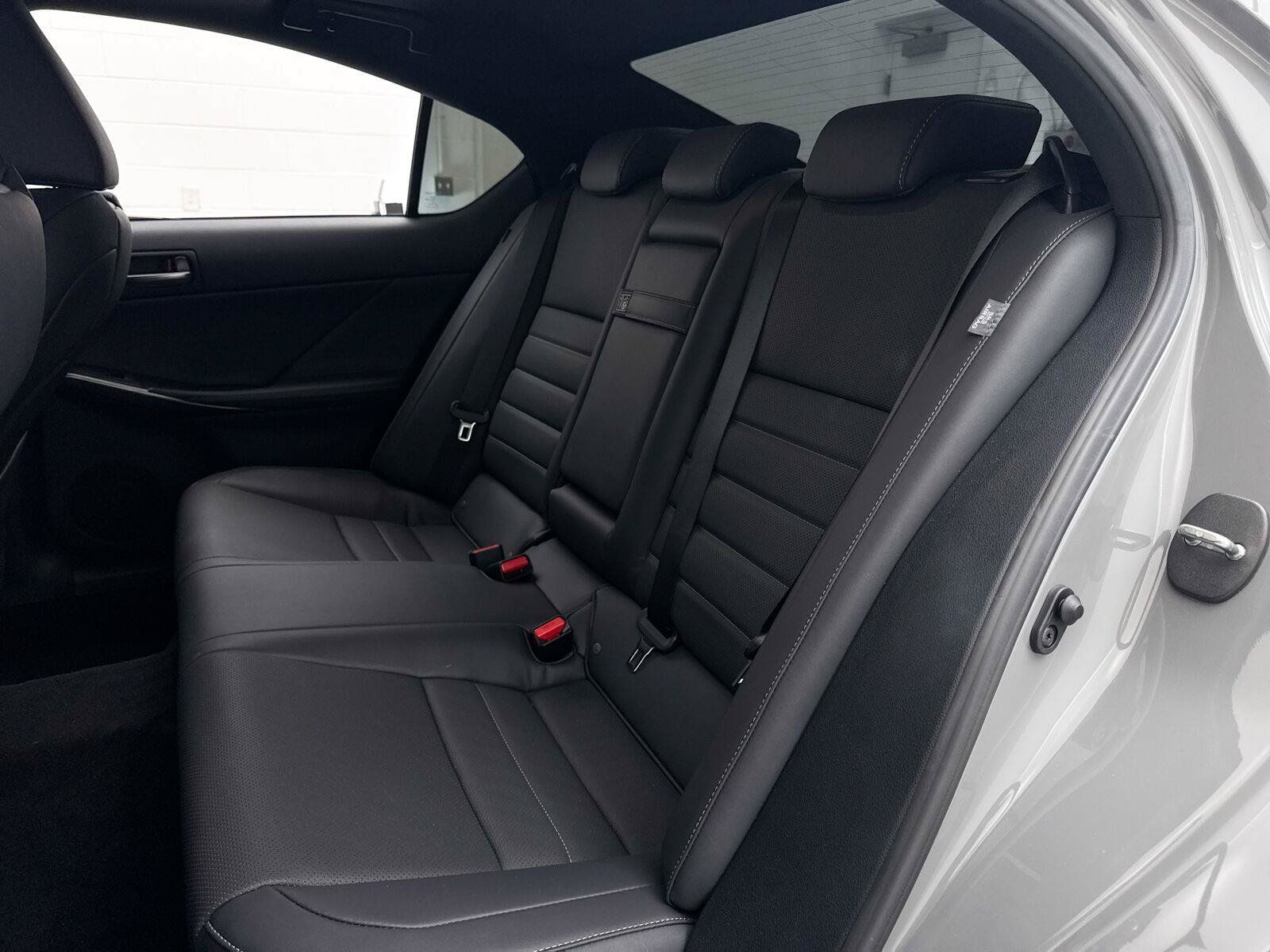 Used 2025 Lexus IS 500 RWD image 33