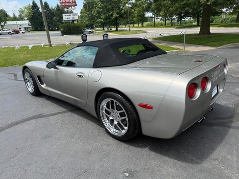 Used 1999 Chevrolet Corvette Convertible w/ Memory Pkg RWD image 16