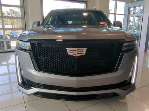 Used 2022 Cadillac Escalade Sport Platinum AWD/4WD image 9