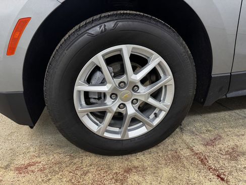 Used 2024 Chevrolet Equinox LT AWD/4WD image 12