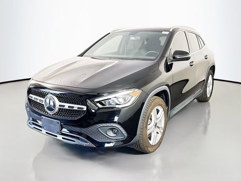 Used 2023 Mercedes-Benz GLA 250 4MATIC w/ Premium Package image 4