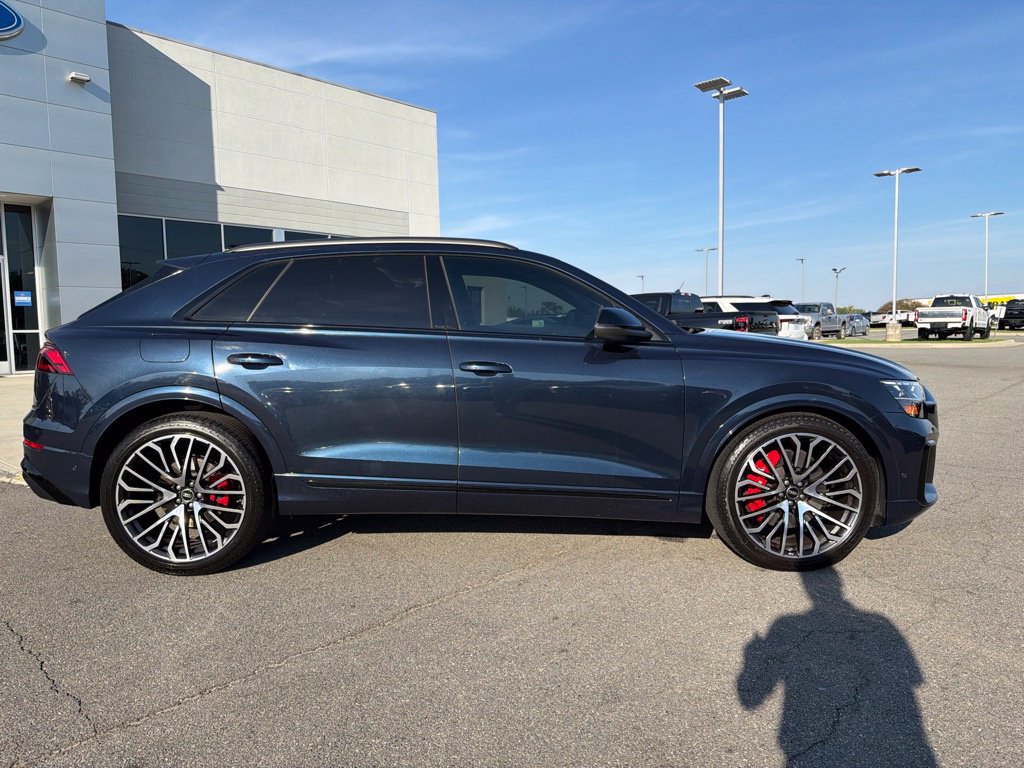 Used 2024 Audi SQ8 Prestige AWD/4WD image 2