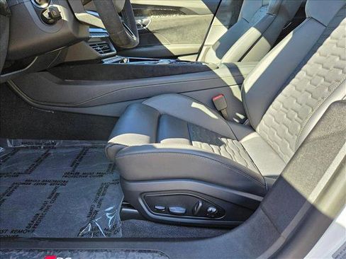 New 2025 Audi RS e-tron GT performance image 4