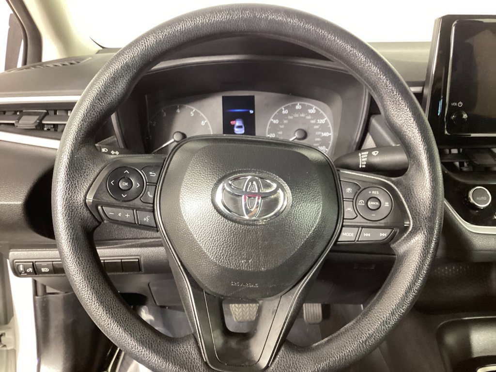 Used 2025 Toyota Corolla LE FWD image 16