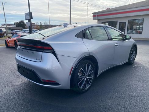 Used 2023 Toyota Prius XLE image 5