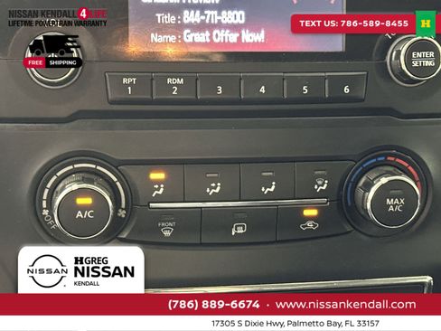Used 2017 Nissan Titan SV image 23