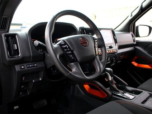 Used 2025 Nissan Frontier Pro-X image 8