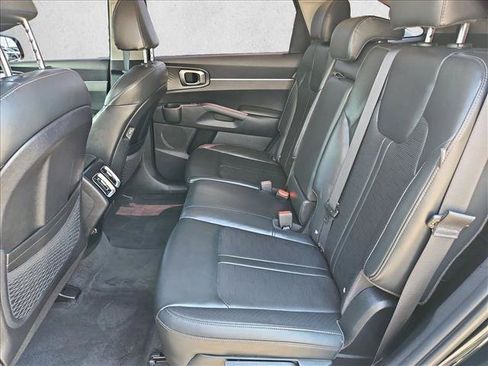 Used 2024 Kia Sorento S FWD image 25