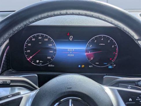 Used 2025 Mercedes-Benz GLB 250 image 31