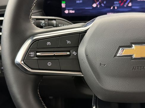 Used 2026 Chevrolet Traverse LT FWD image 17