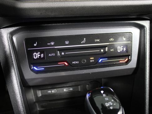 Used 2022 Volkswagen Tiguan SE w/ Panoramic Sunroof Package AWD/4WD image 22