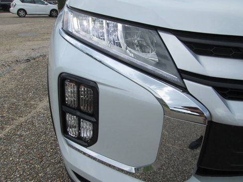 Used 2025 Mitsubishi Outlander Sport ES AWD/4WD image 32