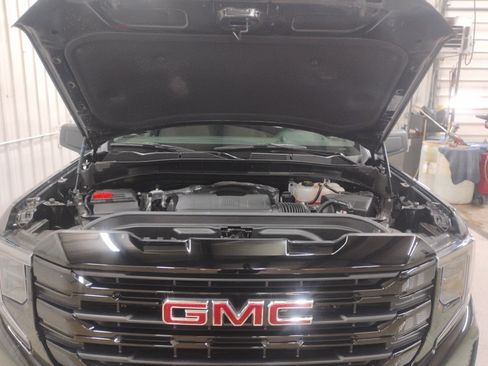 Used 2025 GMC Sierra 1500 Elevation image 7