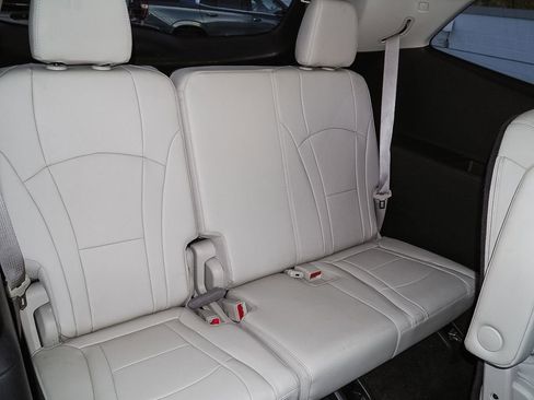 Certified 2023 Buick Enclave Essence image 25