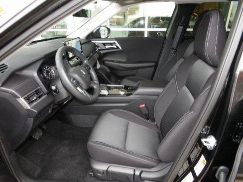 New 2025 Mitsubishi Outlander ES image 13